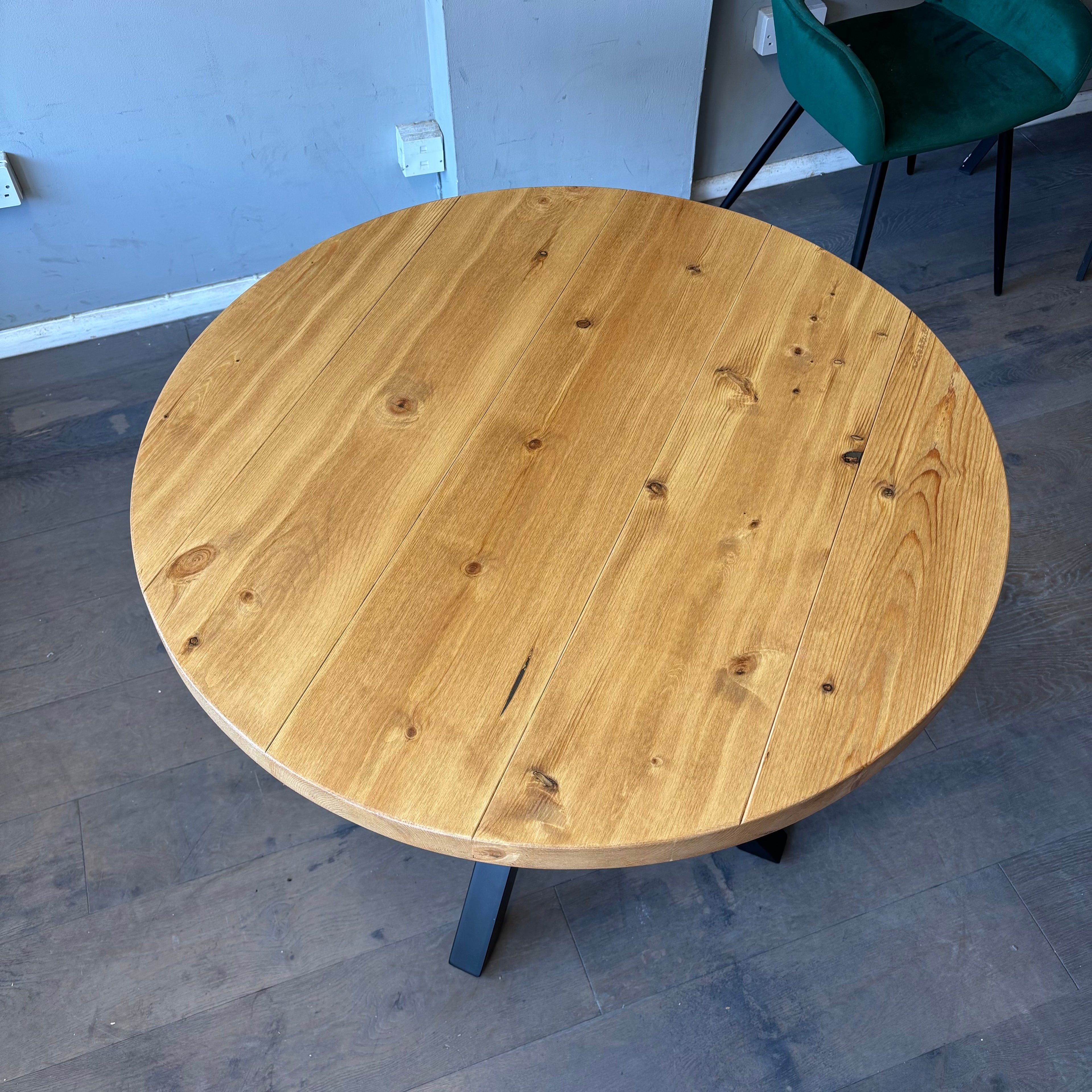 Ex Demo - 90cm Rustic Pine Round Dining Table