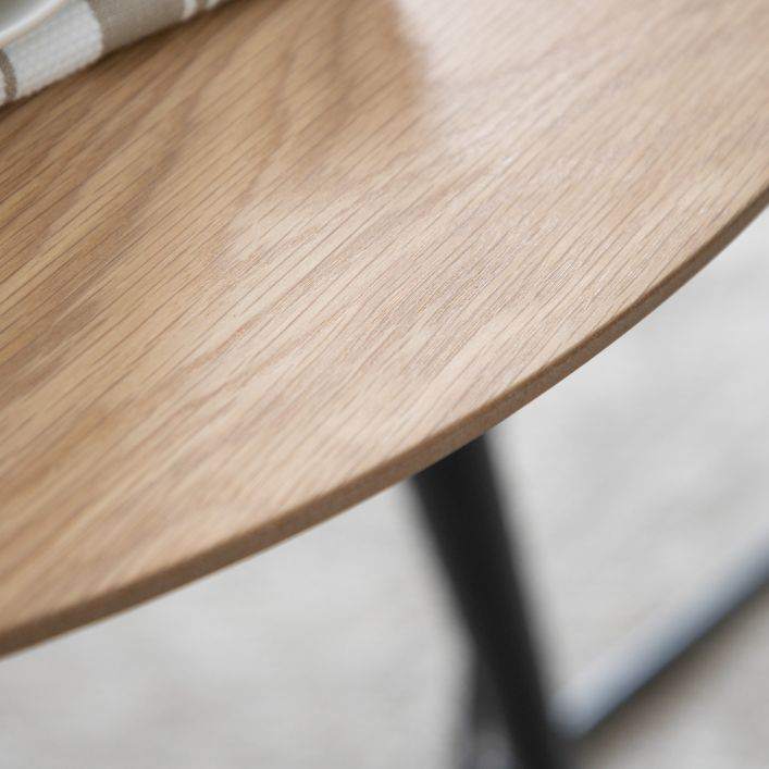 Round dining tables