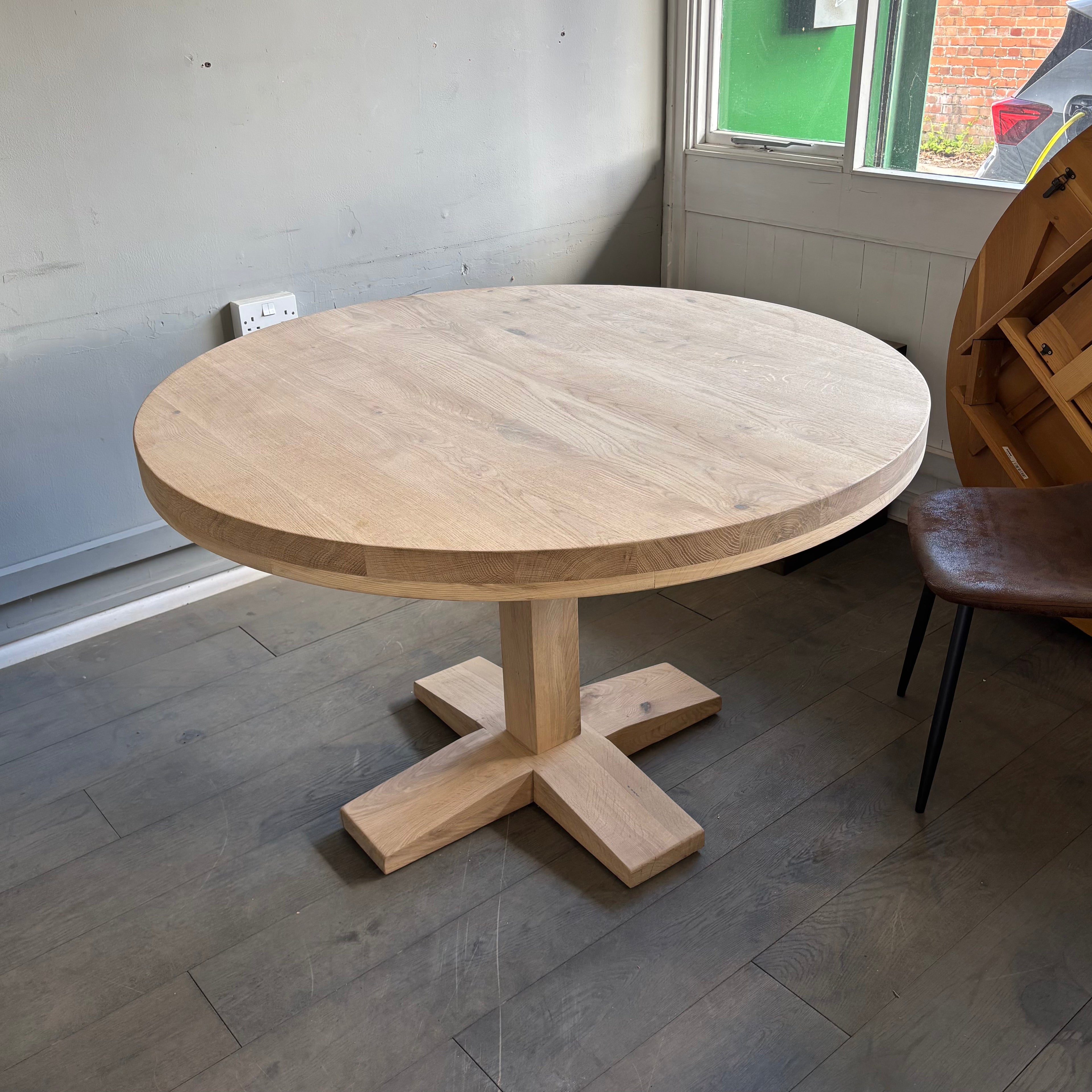 Ex demo 120cm Solid Oak 6cm thick Round Dining Table - Straight Pedestal Leg - Choose the colour