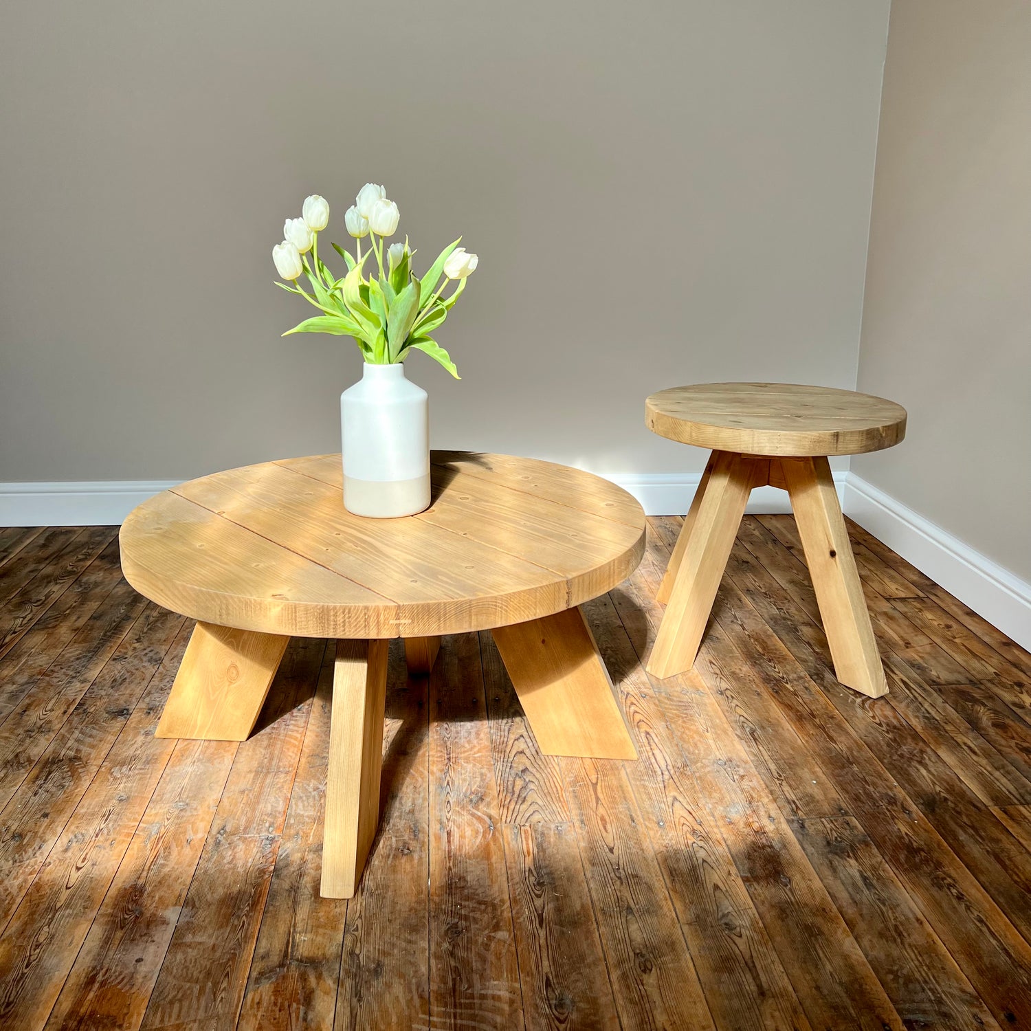 Wooden Round Coffee Tables  Masterplank UK   